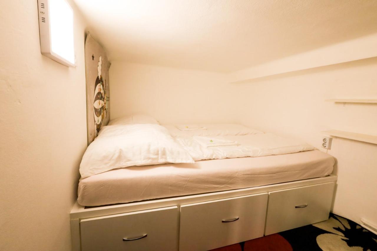 Center Apartment 5 Private Room For 19 People Boedapest Buitenkant foto