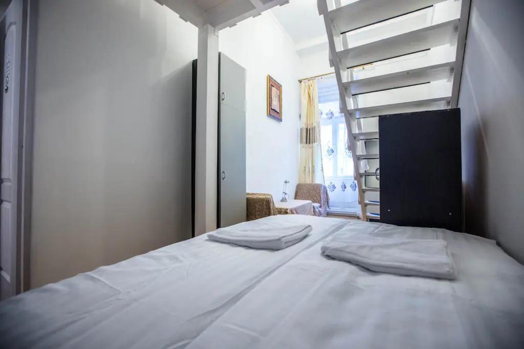 Center Apartment 5 Private Room For 19 People Boedapest Buitenkant foto