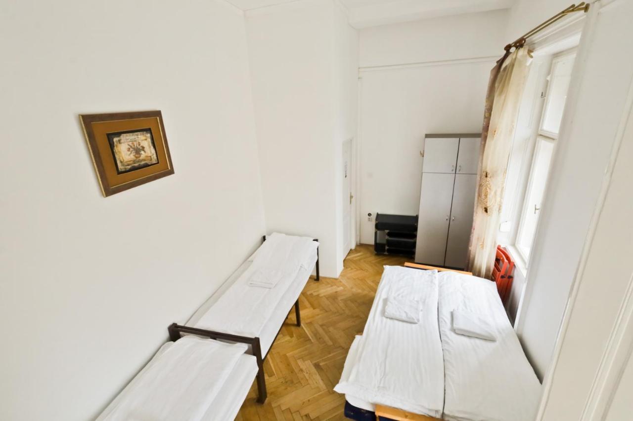 Center Apartment 5 Private Room For 19 People Boedapest Buitenkant foto