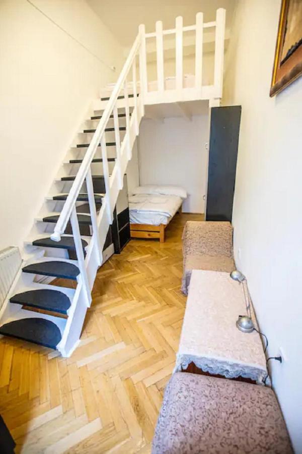 Center Apartment 5 Private Room For 19 People Boedapest Buitenkant foto