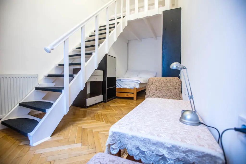 Center Apartment 5 Private Room For 19 People Boedapest Buitenkant foto